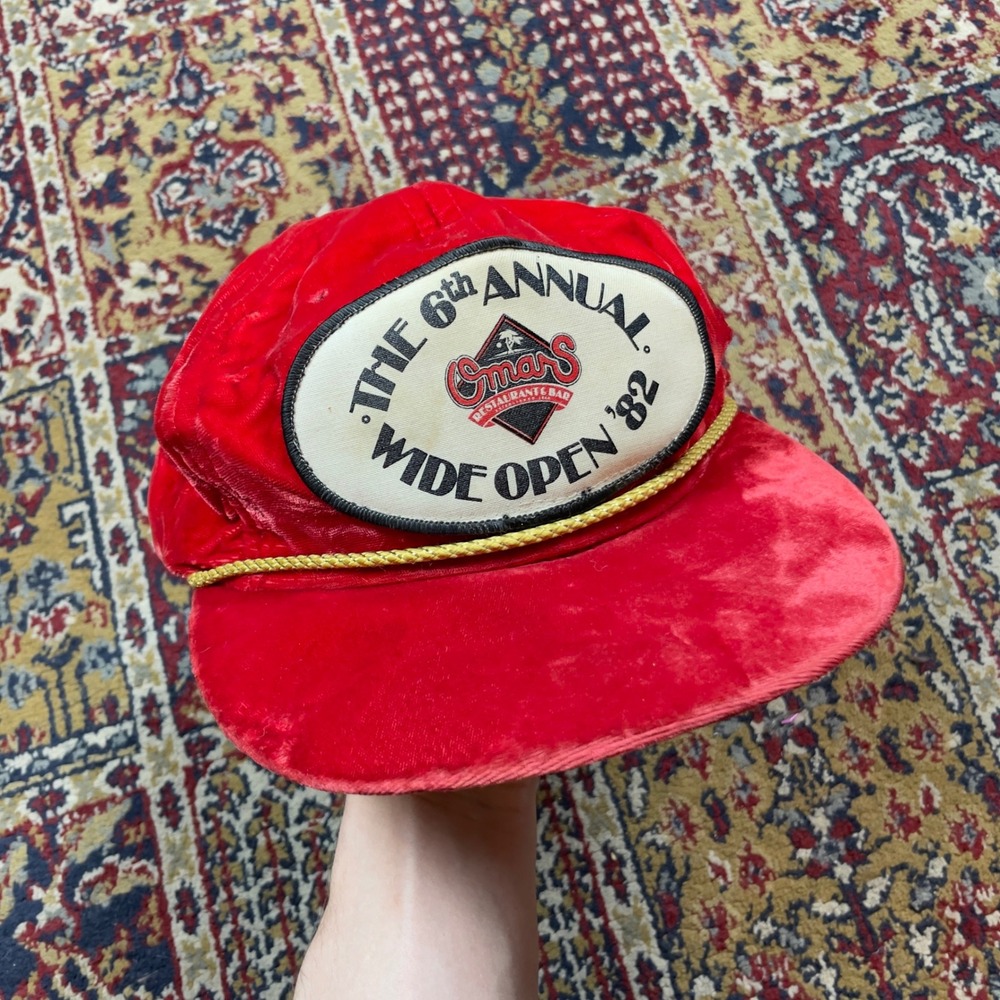 VTG 70s Omar's Restaurant Bar 6th Wide Open 82 Red Velvet Snapback Hat USA‎